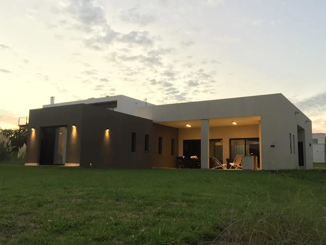 Imágen del fondo de la casa.